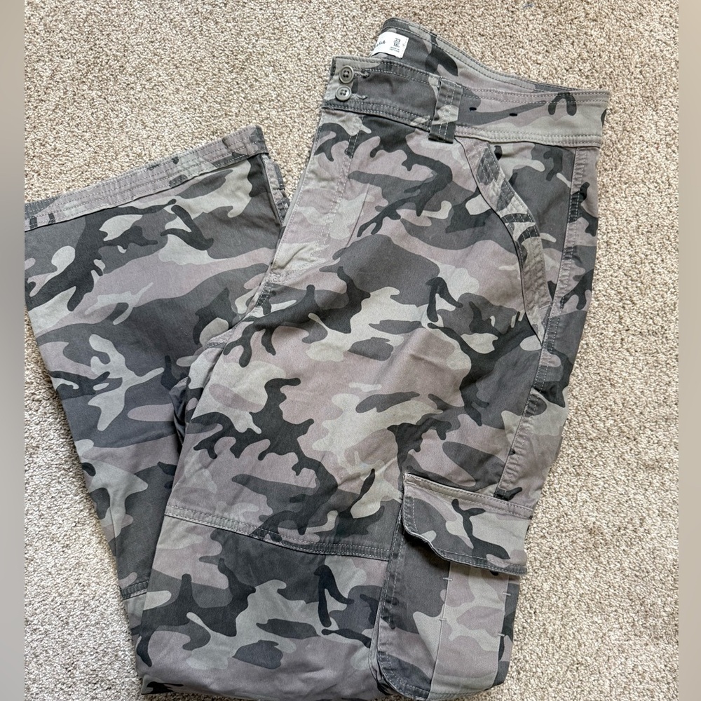 Abercrombie & Fitch Curve Love Relaxed Cargo Pants